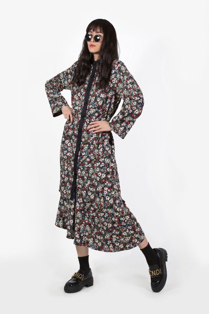 เดรสยาวคอปีน ทรงป้าย ชายระบายเฉลียง ลายพิมพ์ดอกไม้ - ORIENTAL BREEZE WRAP DRESS (BLOSSOM FLOWER)