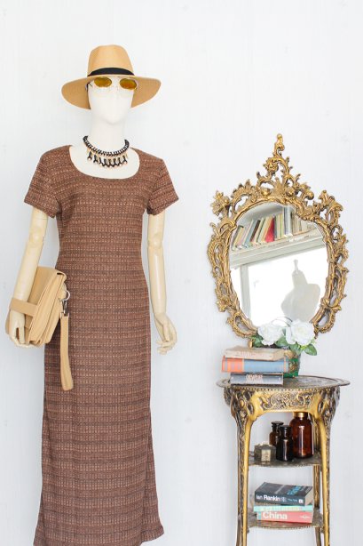 เดรสวินเทจ ผ้ายืด ทอลายทาง ไล่เฉดสีน้ำตาล