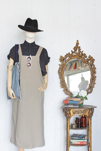 เดรสวินเทจ เอี๊ยม ผ้าคอตตอน สีกากี สไตล์ญี่ปุ่น