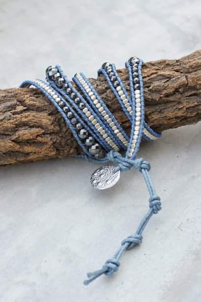 เครื่องประดับ สร้อยข้อมือเชือกถักสีฟ้า ประดับหิน Hematite และลูกปัดสีเงิน