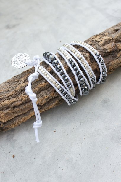 เครื่องประดับ สร้อยข้อมือเชือกถักสีขาว ประดับหิน Hematite และลูกปัดสีเงิน