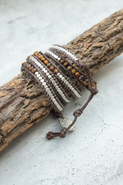 เครื่องประดับ สร้อยข้อมือเชือกถักสีน้ำตาล ประดับหิน Tiger’s Eye และลูกปัดสีเงิน