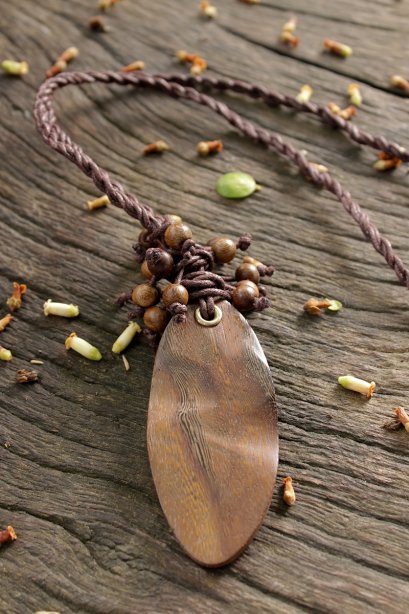 เครื่องประดับ สร้อยคอ วัสดุจากไม้ธรรมชาติ
