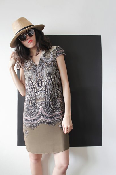 สตรีทแฟชั่น  มินิเดรส ลายพิมพ์พื้นเมือง