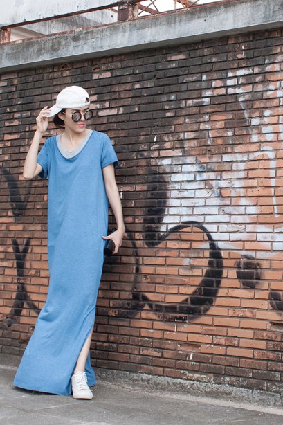 สตรีทแฟชั่น แม็กซี่เดรส ผ้ายืด สีฟ้าคราม by WLS