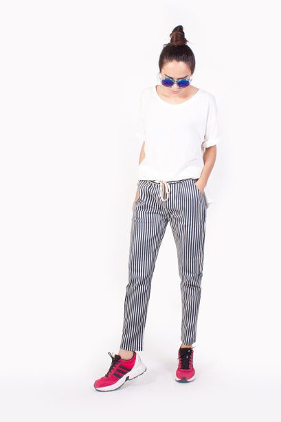 สตรีทแฟชั่น กางเกง ผ้าคอตตอน ลายทาง ขาว-กรมท่า ขอบเอวยืด