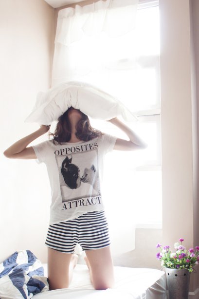 สตรีทแฟชั่น เซ็ตชุดนอน เสื้อยืดกางเกงขาสั้น Forever21