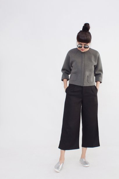 สตรีทแฟชั่น เสื้อแจ็คเก็ต ทรงคร็อป ผ้ายืดหนา สีเทา