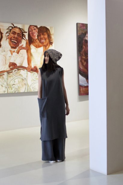 สตรีทแฟชั่น เซ็ทชุดเดรสกางเกง ผ้าสำลีสีเทา  by WLS