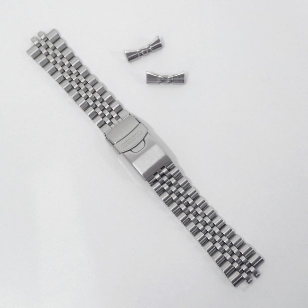 Seiko Prospex Stainless Steel Bracelet  M11J113J0 22 MM (SSC813P1)