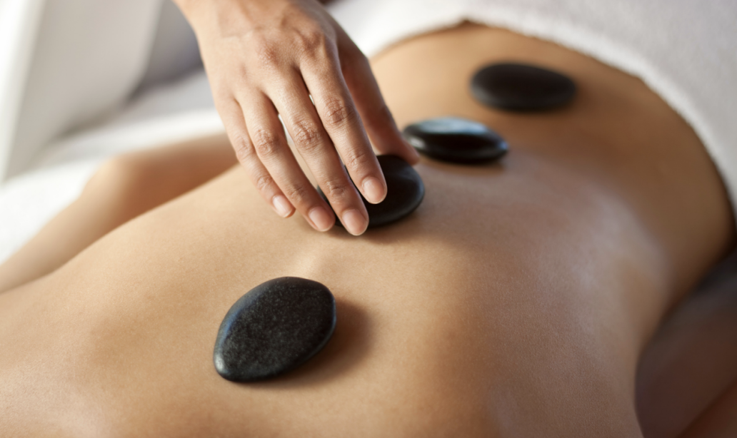 Le massage aux pierres chaudes