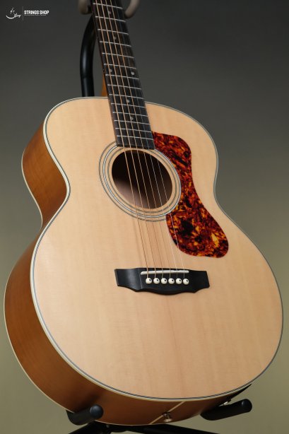 Guild Jumbo Junior Flamed Maple Acoustic-Electric Guitar - Antique Blonde