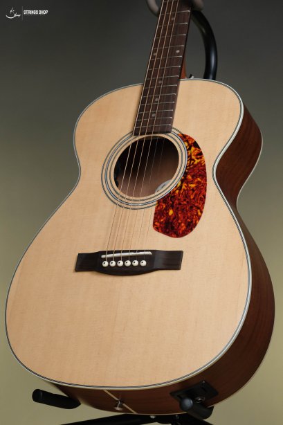 Guild M-240E Concert Acoustic-Electric Guitar - Natural