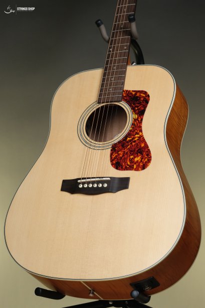 Guild D-240E Limited Flamed Mahogany Acoustic-Electric Guitar - Natural