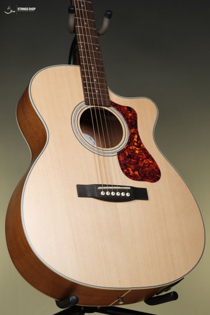 Guild OM-240CE Orchestra Acoustic-Electric Guitar - Natural