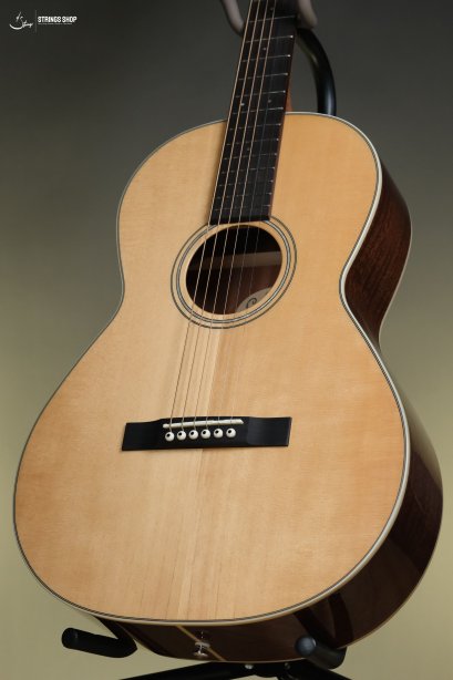 Guild P-240 Memoir Acoustic Guitar - Natural