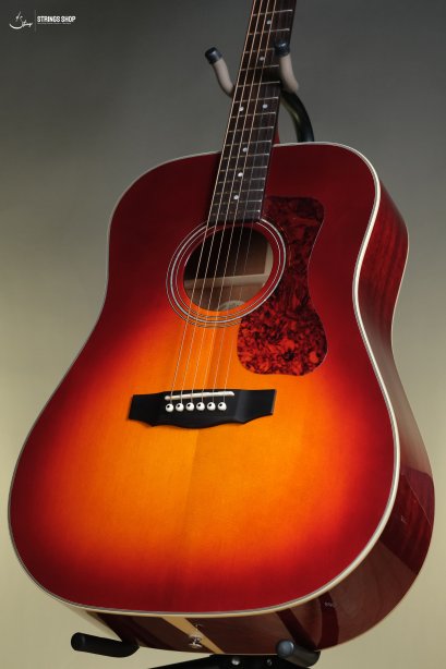 Guild D-140 Dreadnought Acoustic Guitar - Cherry Burst
