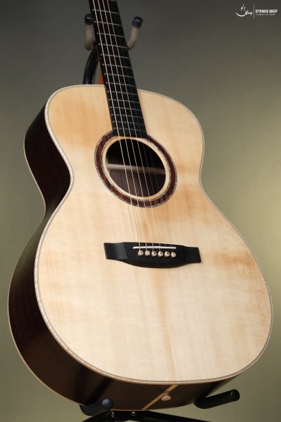 Lakewood M-32 40th Anniversary
