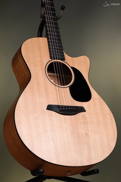 Furch Guitars Grand Auditorium (Cutaway) Sitka Spruce/African Mahogany
