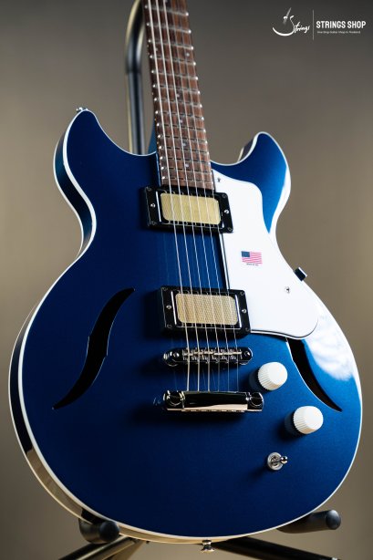 Harmony Standard Comet Electric Guitar w/Case, RW FB, Midnight Blue