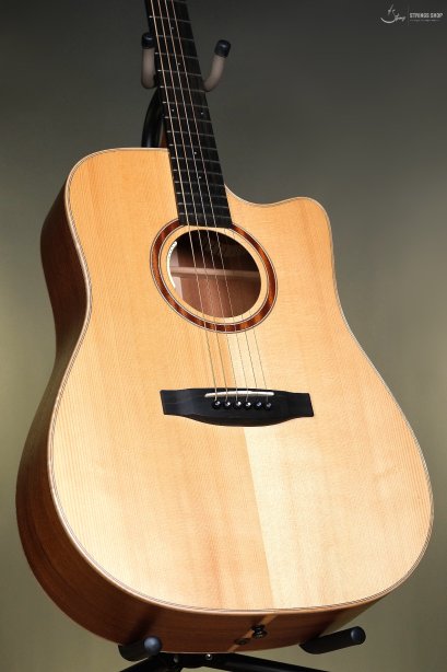 Lakewood D-14 CP Dreadnought Natural Finish