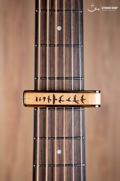 Thalia Deluxe Capo Flamed Maple Birds 24K Gold
