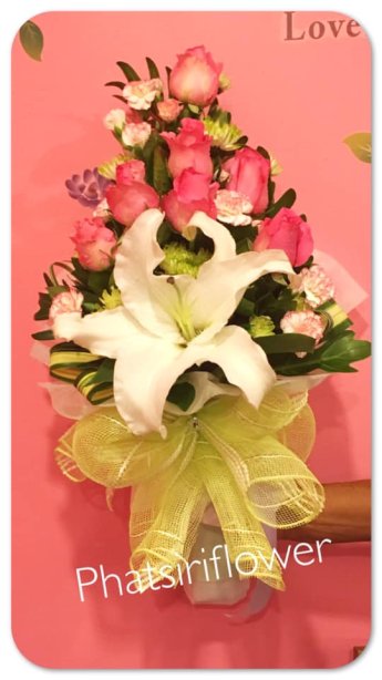 ช่อดอกไม้สด