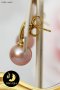 ต่างหู Stud แป้นสี่เหลี่ยมพ่นทราย ห้อยมุก Edison คัดเกรด สีพีช-โอลด์โรส ทรงกลม ขนาด 8-9 mm เกรด AA+ ตัวเรือนเงินแท้ 92.5 ชุบทอง พ่นทราย /ตก017 / 10.3.64