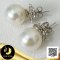 ต่างหู Stud ติดหูไข่มุก South Sea น้ำเค็มคัดเกรด สีขาว ทรงกลม 12 mm เกรด AA+  ตัวเรือนก้านต่างหู ฐานรองมุกฉลุลายดอกไม้ ทับหลังแป้นพยุงฉลุลายหัวใจ  เงินแท้ 92.5 ชุบทองคำขาว / 19.9.64