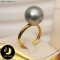 แหวนมุก ตาฮิติ เม็ดเดี่ยว สีเทา ตัวเรือนแหวนเกลี้ยง ทองแท้ 18 K น้ำหนักทอง 1.9 g / R793