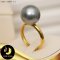 แหวนมุก ตาฮิติ เม็ดเดี่ยว สีเทา ตัวเรือนแหวนเกลี้ยง ทองแท้ 18 K น้ำหนักทอง 1.9 g / R793