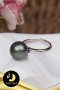 แหวนมุก ตาฮิติ เม็ดเดี่ยว มุกสีดำ ทรงกลมออกไข่ ขนาด 11 mm เกรด AA+ ตัวเรือนเงินแท้ชุบทองคำขาว  / SN0307YR697