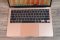 APPLE Macbook Air 13 (2020) M1 Ram8 SSD256 จอ13.3นิ้ว ความชัดระดับ2k รอบชาร์จ 98 ครั้ง สุขภาพแบตปกติ รีเซ็ตพร้อมใช้งานราคาเพียง 15,900.- เท่านั้น