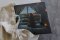 The Unhinged Stories ( Photobook) / Varuth Pongsapipatt