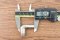 ข้อต่องอ 90°สแตนเลส (เกลียวนอก x หางไหล) 1/4"x13 mm