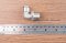 ข้อต่อลมแบบงอ 90° สแตนเลส 304 (เกลียวนอก x เสียบสาย) ขนาด 1/2" x 10 mm