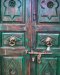 ประตูโบราณสีเขียวสุดคลาสสิค