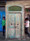 ประตูไม้วินเทจสีฟ้าอ่อนตัดขอบสีเบจ