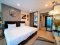每间房保证年回报率 6%++！ 出售：Chateau In Town Pinklao – Siriraj 公寓 全新项目，精装修拎包入住，即买即收租！地段优越，毗邻诗里拉医院与Central Pinklao —— 最佳投资机会！
