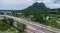 ขายที่ดิน ผังเมืองสีชมพู – วิวภูเขา ทำเลทองทางเข้าหาดชะอำ โซนชะอำ–หัวหิน เพชรบุรี “จุดดักสายตาก่อนถึงทะเล… ที่พร้อมเป็นร้านอาหารหรือคาเฟ่แห่งใหม่ของเมือง” ติดถนนเพชรเกษมฝั่งขาเข้าชะอำ หน้ากว้างถึง 61 เมตร ด้านหลังมีภูเขาเป็นฉากหลังธรรมชาติ