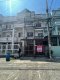 位置非常好！出售 3层联排别墅Sahachok Village，Ramindra 34，Soi Ramintra 34（Soi Yuyen），27.6平方哇，离Ramindra高速公路沿线主路仅50米，近Keerapat国际学校，近高速公路，近市场，近电动火车！！ 。