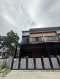 转角房，出售Siri Place Charan-Pinklao项目双层联排别墅， 位于 Bang Kruai-Chong Tanom 路，连接 Ratchaphruek 路、Sirindhorn 路和 Borommaratchachonnani 路，近 Si Rat 高速公路 - 外环路入口，交通便利