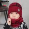[พร้อมส่ง] [KID-A045-3] ชุดหมวกไหมพรม+ผ้าพันคอโดนัทกันหนาวเด็กสีแดง ลาย M ด้านในซับขนกันหนาว (ชุด 2 ชิ้น) (สำหรับ อายุ 3-12 ขวบ)