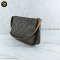 Louis Vuitton Pochette Monogram แบรนด์เนมมือสอง