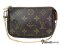 Louis Vuitton Mini Pochette Accessoires Monogram Canvas M58009 กระเป๋าหลุยส์ครัชใบเล็ก สายคล้องมือโซ่ทอง ของแท้มือสอง สภาพดีค่ะ