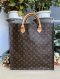 กระเป๋า lv tote blagack pla monogram