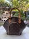 กระเป๋าถือ Louis Vuitton Monogram Ellipse