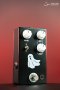 JHS Pedals  Haunting Mids